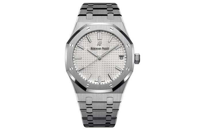 Replica Audemars Piguet Royal Oak Silver Dial Caliber 4302 Stainless Steel 41mm 15500 Review