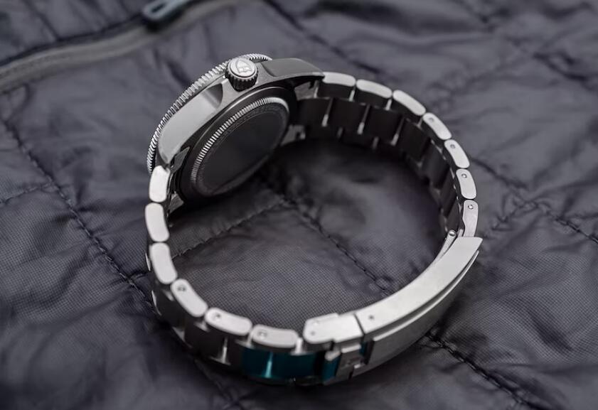 The Replica Tudor Pelagos 39 Chronometer Titanium Bracelet Black Rubber Strap Dive Watches 1