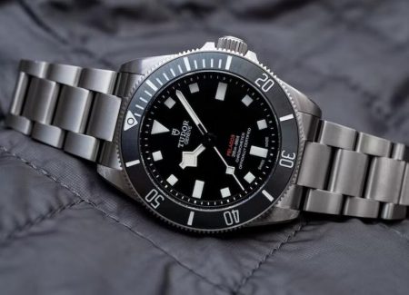 The Replica Tudor Pelagos 39 Chronometer Titanium Bracelet Black Rubber Strap Dive Watches 3